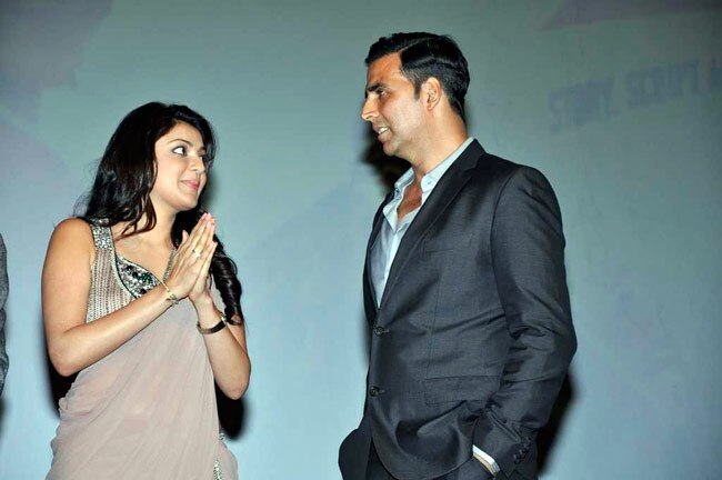 फिल्‍म 'स्‍पेशल-26' का म्‍यूजिक लॉन्‍च... | फर्स्‍ट लुक