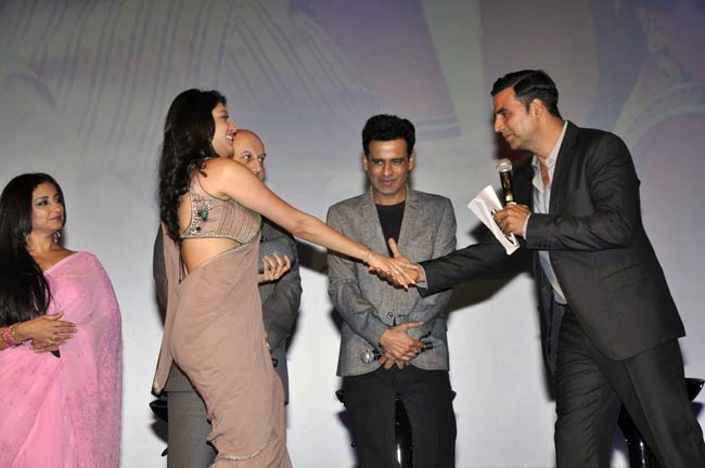 फिल्‍म 'स्‍पेशल-26' का म्‍यूजिक लॉन्‍च... | फर्स्‍ट लुक