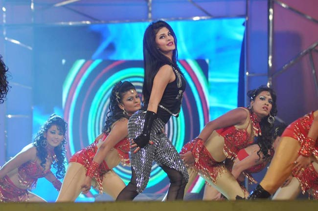 'उमंग 2013' में बॉलीवुड का जलवा  | ग्लैमर का तड़का