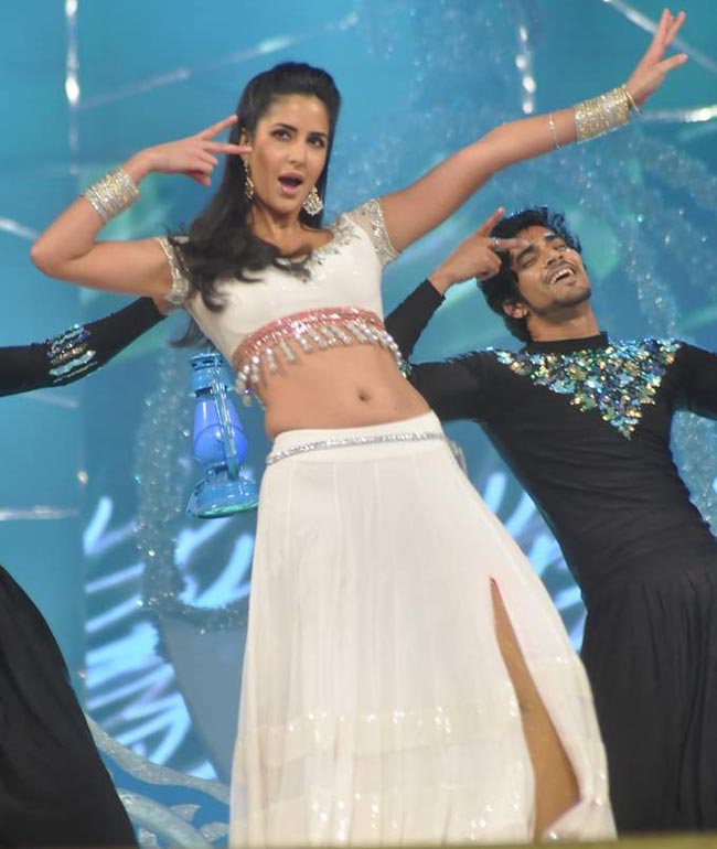 'उमंग 2013' में बॉलीवुड का जलवा  | ग्लैमर का तड़का