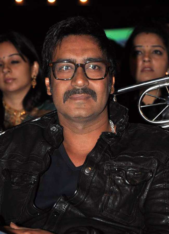 'उमंग 2013' में बॉलीवुड का जलवा  | ग्लैमर का तड़का