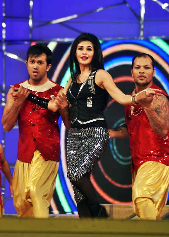 'उमंग 2013' में बॉलीवुड का जलवा  | ग्लैमर का तड़का