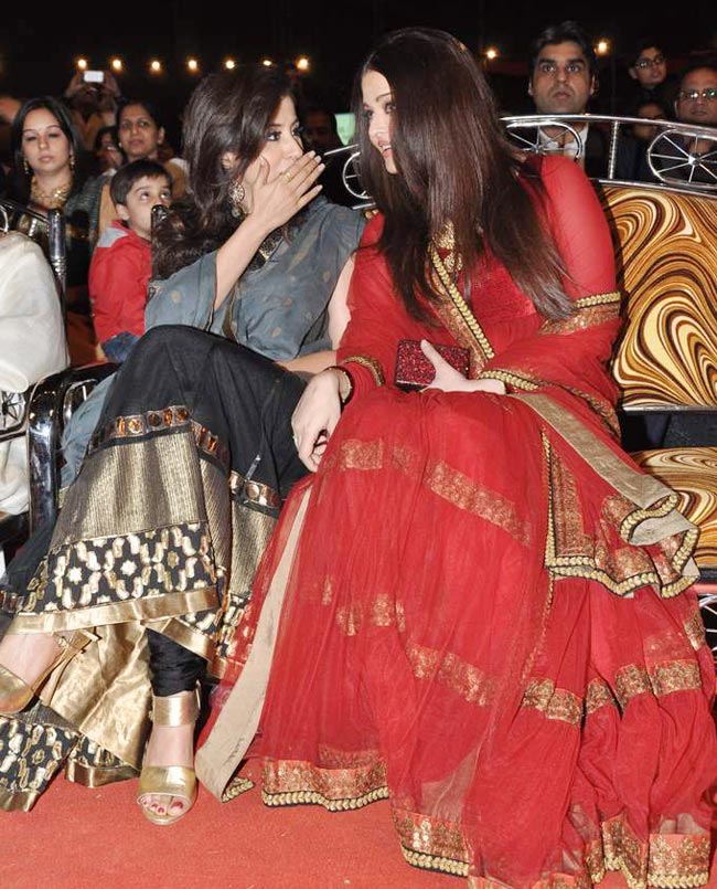 'उमंग 2013' में बॉलीवुड का जलवा  | ग्लैमर का तड़का