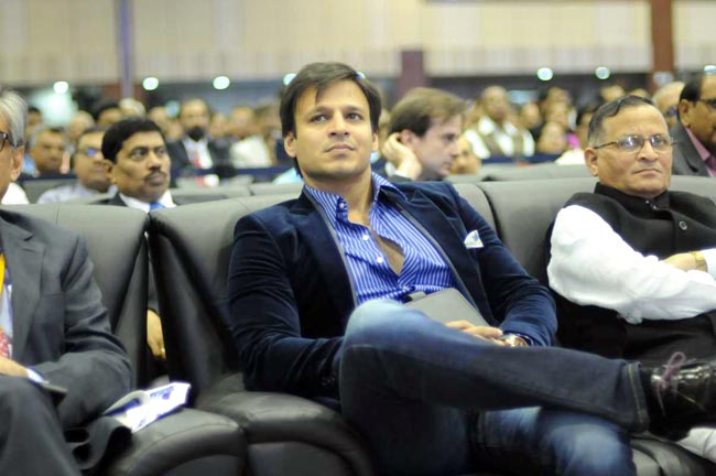 मोदी की ‘दूरदृष्टि’ के कायल हुए टाटा-अंबानी