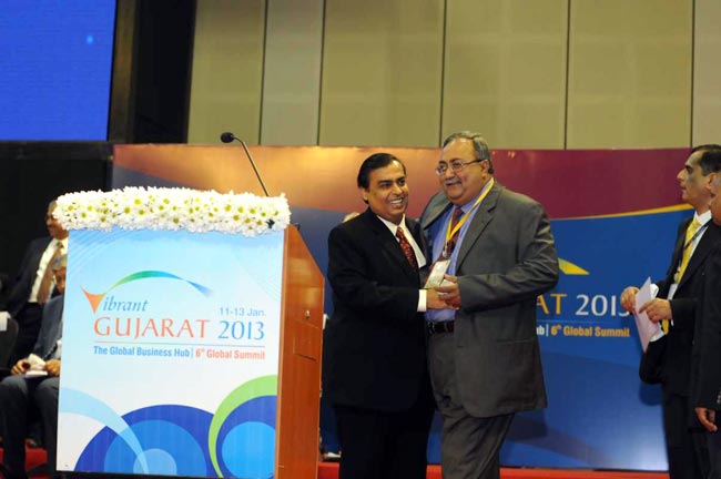 मोदी की ‘दूरदृष्टि’ के कायल हुए टाटा-अंबानी