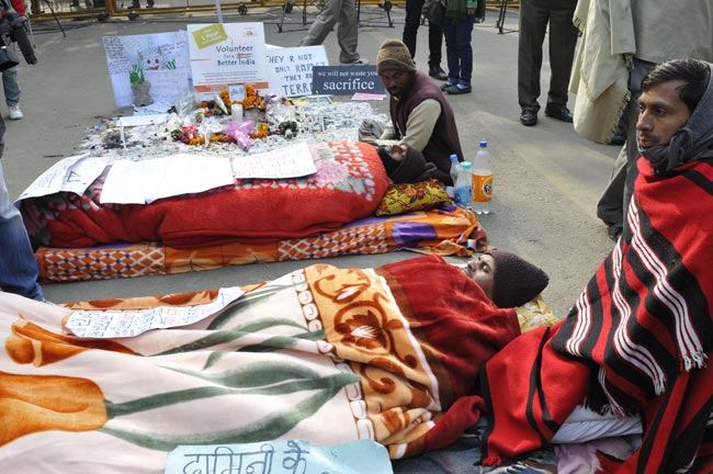 दिल्‍ली गैंगरेप मामले में इंसाफ के लिए प्रदर्शन