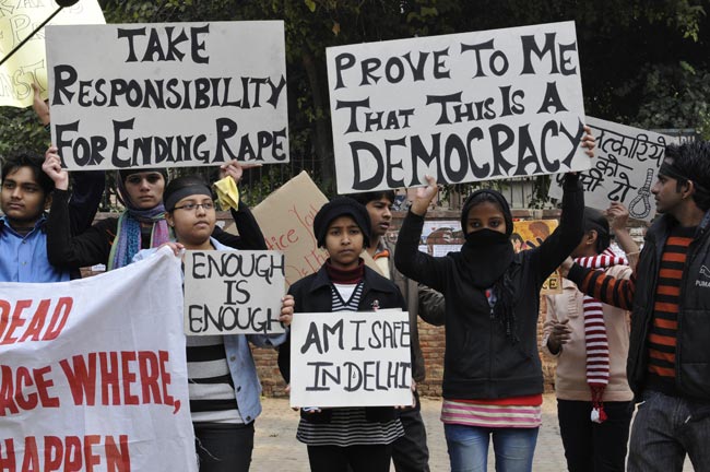 दिल्‍ली गैंगरेप मामले में इंसाफ के लिए प्रदर्शन