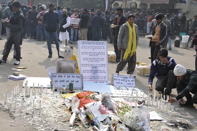 दिल्‍ली गैंगरेप मामले में इंसाफ के लिए प्रदर्शन