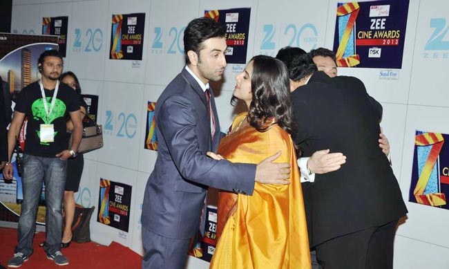 'जी सिने अवार्ड्स 2013' में सितारों का जमावड़ा  | मस्‍ती