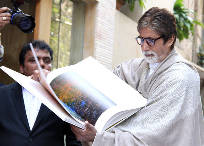 चैरिटी के लिए बच्‍चन परिवार ने जुटाए 25 लाख रुपए | अमिताभ पर विशेष