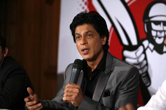 ग्राउंड में ढोल-नगाड़ों के बीच शाहरुख, द्रविड़ | द्रविड़ का सफरनामा