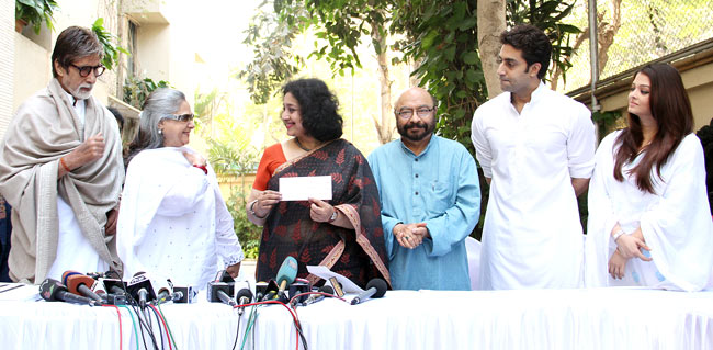 चैरिटी के लिए बच्‍चन परिवार ने जुटाए 25 लाख रुपए | अमिताभ पर विशेष