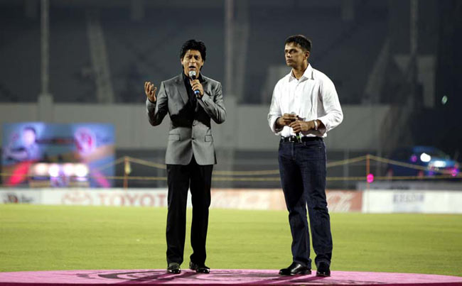 ग्राउंड में ढोल-नगाड़ों के बीच शाहरुख, द्रविड़ | द्रविड़ का सफरनामा