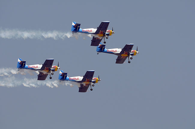 एयर शो 2013: हवाई करतब और कलाबाजियों ने बांधा समां