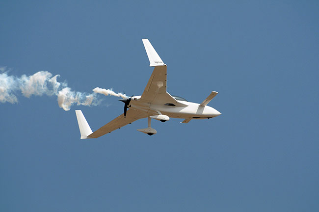 एयर शो 2013: हवाई करतब और कलाबाजियों ने बांधा समां