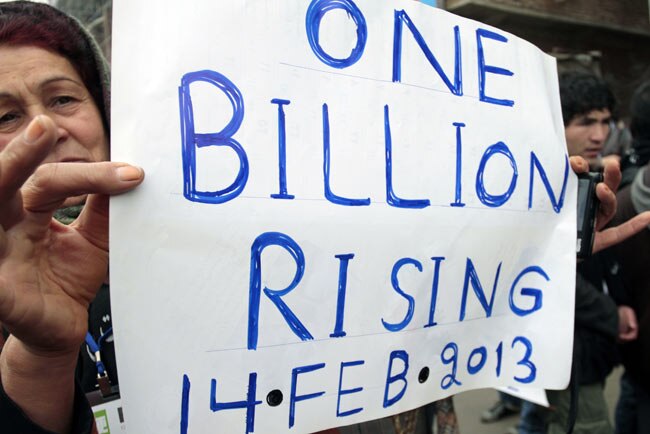 वन बिलियन राइजिंग कैंपेन से जुड़ी दुनिया