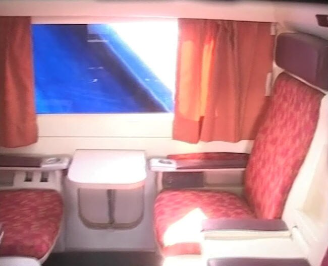 अनुभूति कोच में प्लेन जैसा ऐशो-आराम