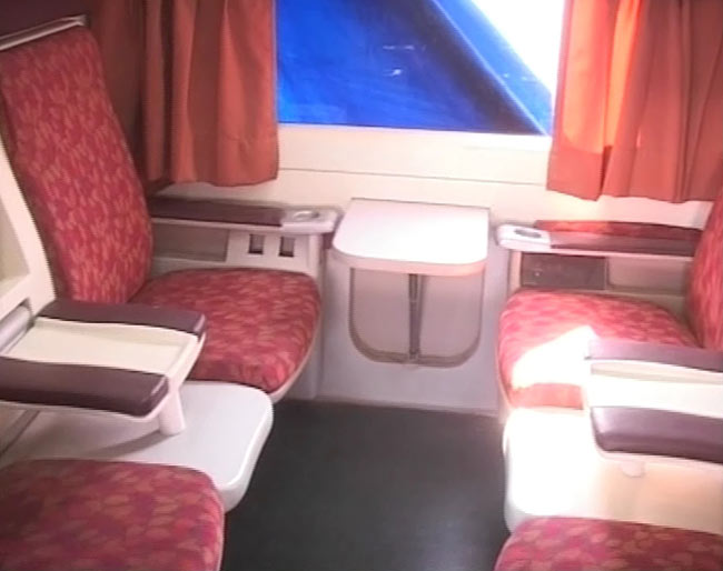 अनुभूति कोच में प्लेन जैसा ऐशो-आराम