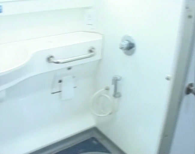 अनुभूति कोच में प्लेन जैसा ऐशो-आराम