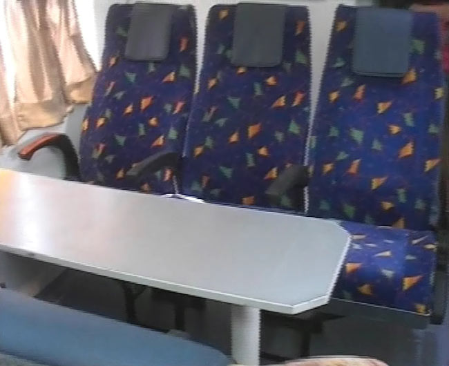 अनुभूति कोच में प्लेन जैसा ऐशो-आराम