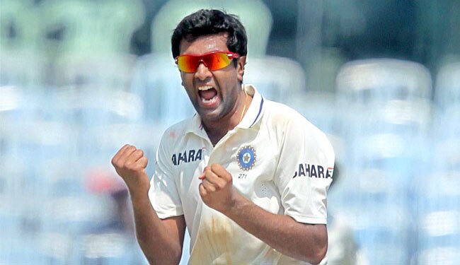 25 फरवरी 2013: तस्‍वीरों में दिनभर की अहम खबरें