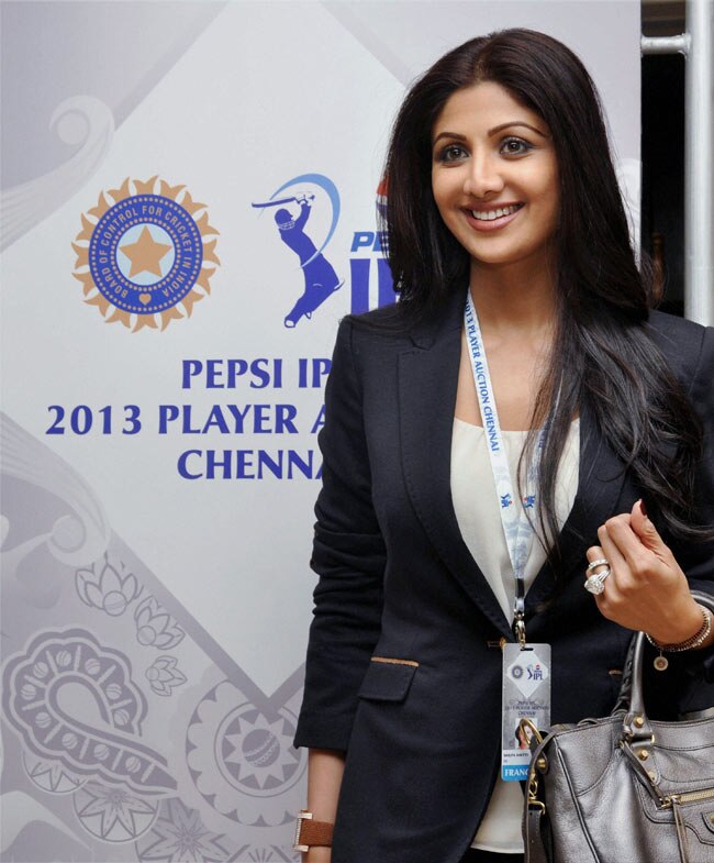 आईपीएल नीलामी में ग्लैमर का तड़का