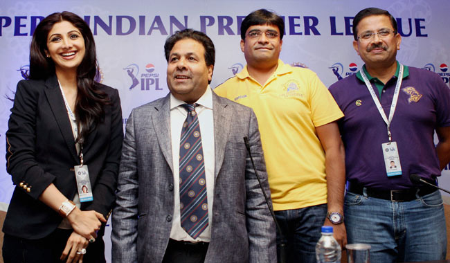 आईपीएल नीलामी में ग्लैमर का तड़का