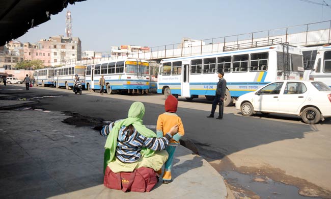 तस्वीरों में भारत बंद का पहला दिन । भारत बंद