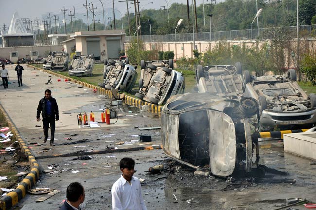 तस्वीरों में भारत बंद का पहला दिन । भारत बंद