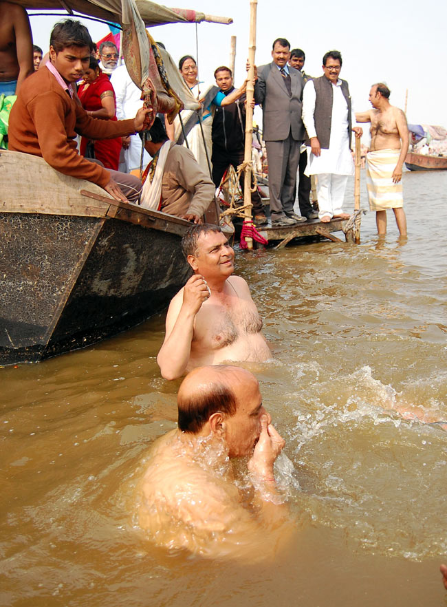 महाकुंभ में बीजेपी अध्‍यक्ष राजनाथ सिंह...