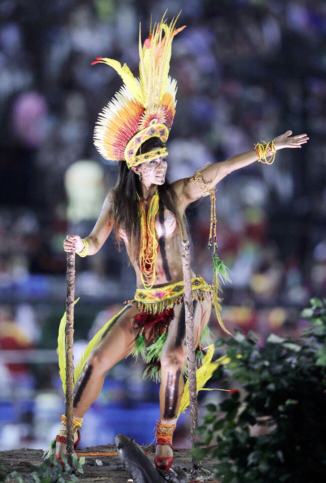 ब्राजील कार्निवल में दिल धड़काती हसीनाएं... | मस्ती