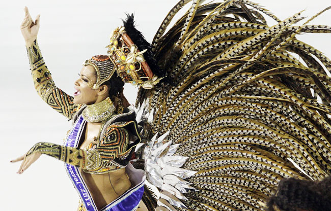 ब्राजील कार्निवल में दिल धड़काती हसीनाएं... | मस्ती