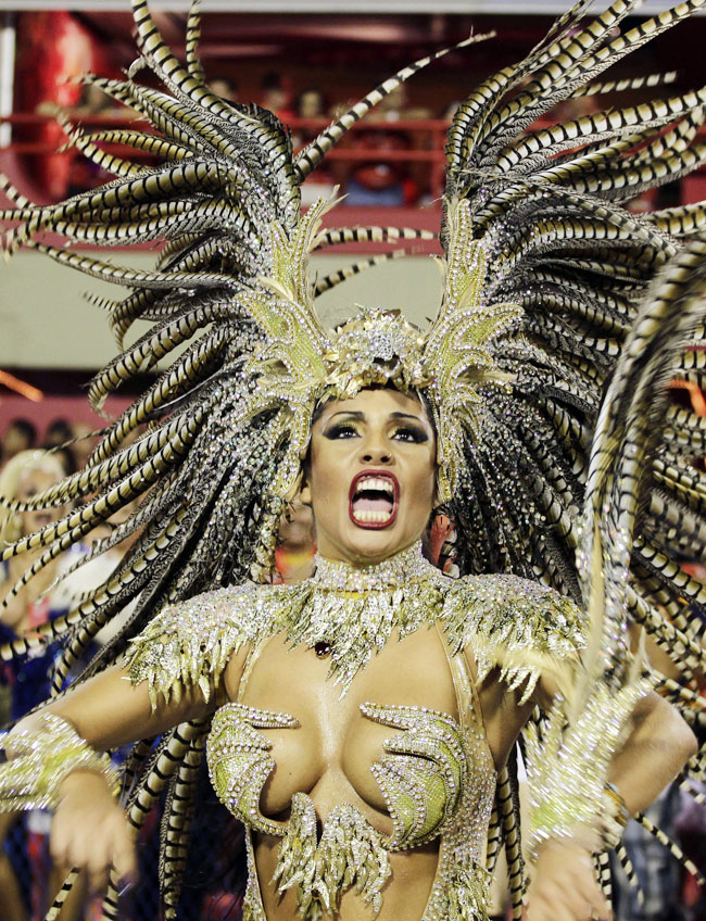 ब्राजील कार्निवल में दिल धड़काती हसीनाएं... | मस्ती