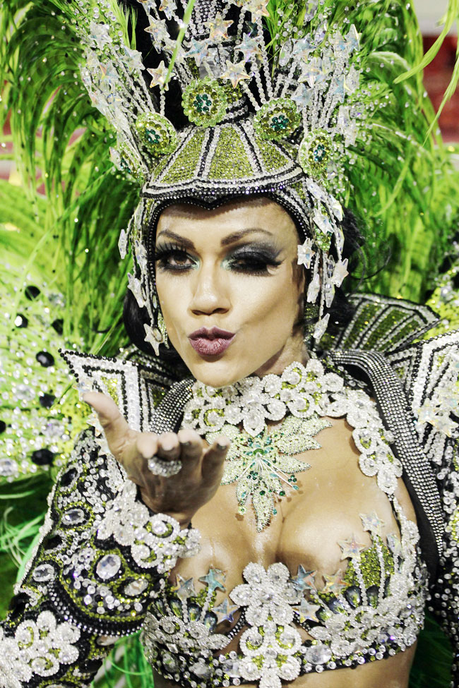 ब्राजील कार्निवल में दिल धड़काती हसीनाएं... | मस्ती