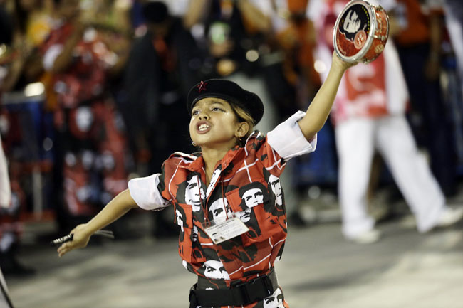 ब्राजील कार्निवल में दिल धड़काती हसीनाएं... | मस्ती