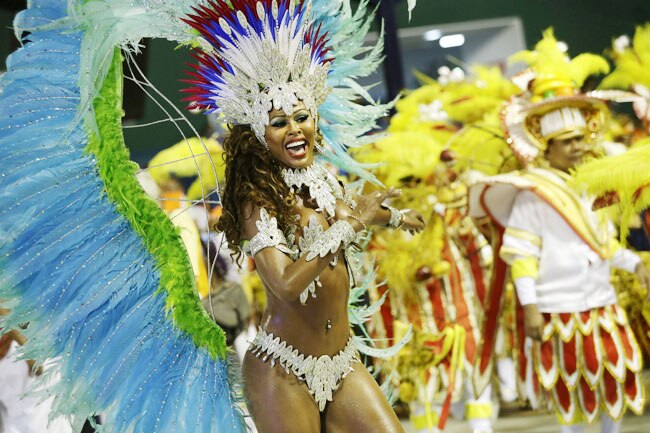 ब्राजील कार्निवल में दिल धड़काती हसीनाएं... | मस्ती