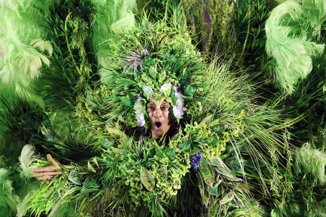 ब्राजील कार्निवल में दिल धड़काती हसीनाएं... | मस्ती