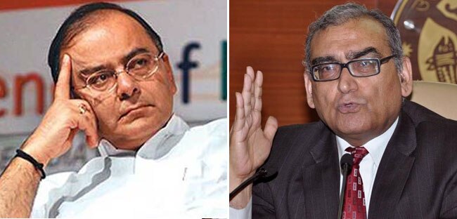 18 फरवरी 2013: तस्वीरों में दिनभर की बड़ी खबरें