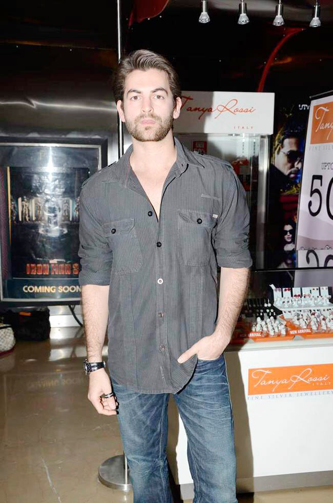 'डेविड' की प्रीमियर पार्टी में पहुंचे सितारे | बॉलीवुड 2013