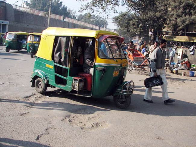 15 फरवरी 2013: तस्‍वीरों में दिनभर की अहम खबरें