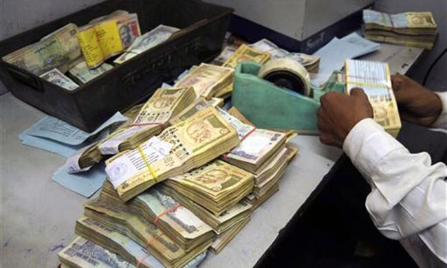 25 फरवरी 2013: तस्‍वीरों में दिनभर की अहम खबरें