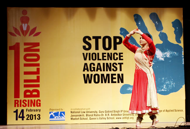 तस्‍वीरों में देखें 14 फरवरी 2013 की अहम खबरें