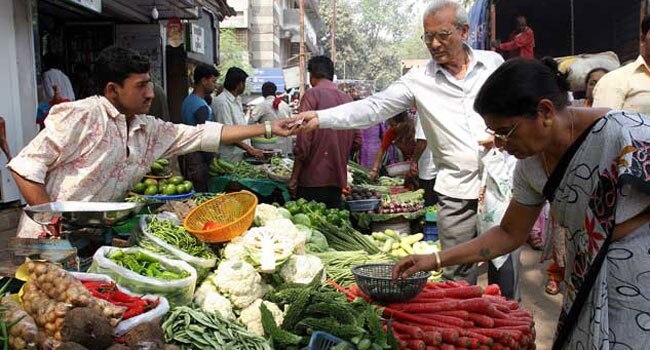 12 फरवरी 2013: तस्‍वीरों में दिनभर की अहम खबरें