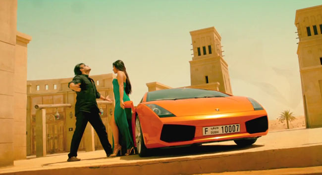 'जयंताभाई की लवस्टोरी' का फर्स्ट लुक | बोल्‍ड बालाएं