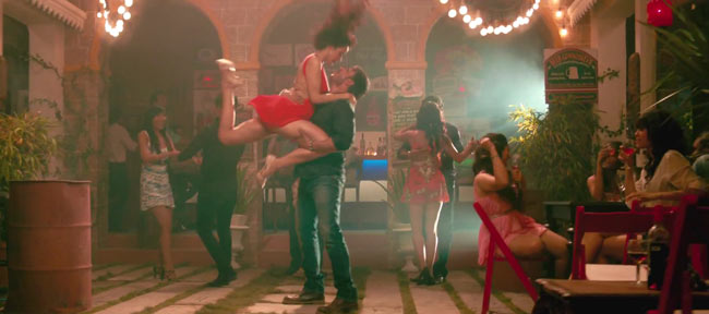 अभिनेत्री नेहा शर्मा को पसंद नहीं अंतरंग दृश्‍य  | बोल्‍ड बालाएं