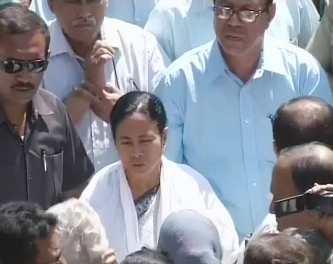 कोलकाताः मार्केट में लगी भयंकर आग, 19 की मौत | पढ़ें