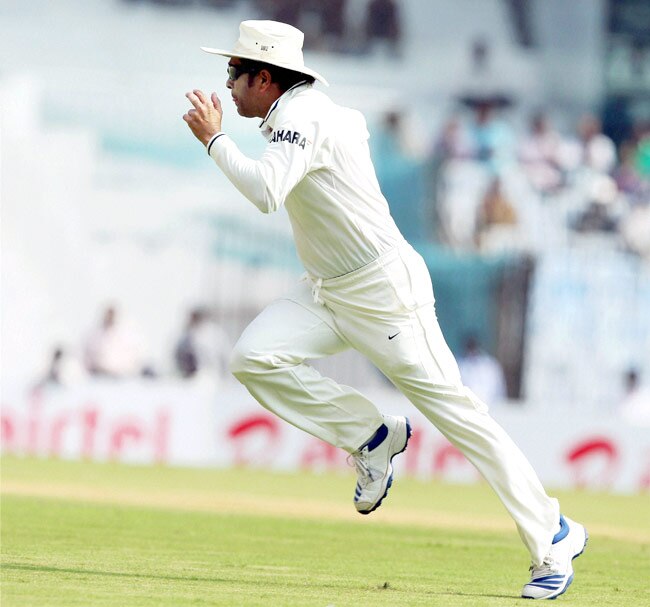 1st Test: क्लार्क के शतक के बाद सचिन का कमाल