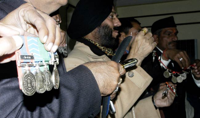 ...और अफजल गुरु को मिली मौत