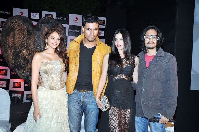 बॉलीवुड में बढ़ती जा रही है 'मर्डर-3' की धमक...| फर्स्‍ट लुक