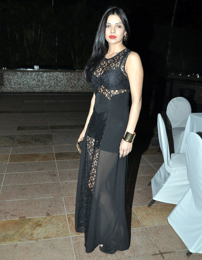 बॉलीवुड में बढ़ती जा रही है 'मर्डर-3' की धमक...| फर्स्‍ट लुक